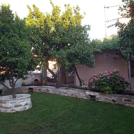 Orange Garden Double 招待所